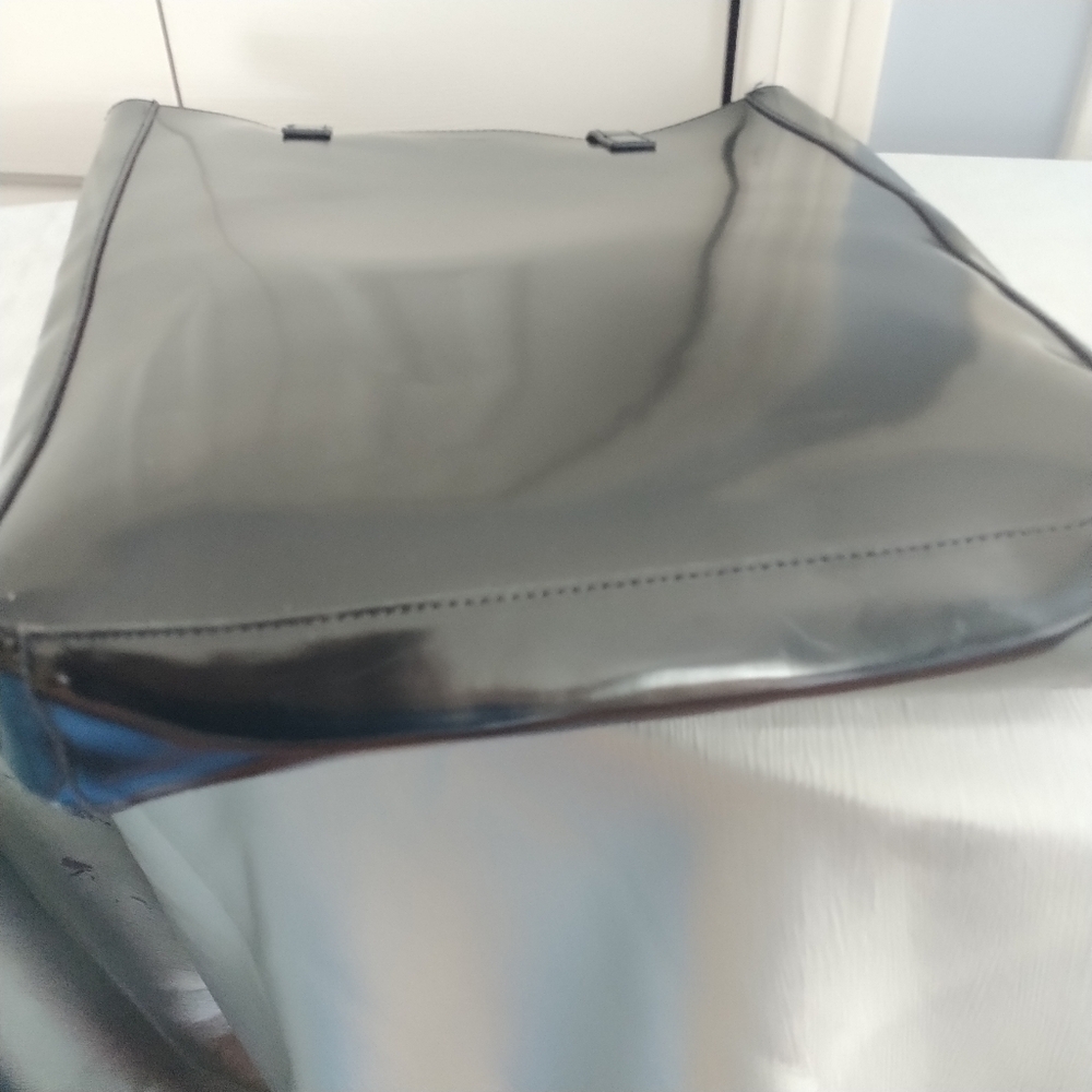 Givenchy Parfums Black Patent Tote Bag - Picture 8 of 11